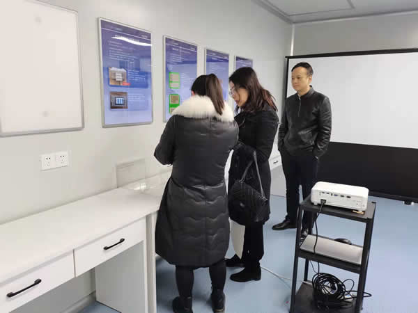 汉康资本投资合伙人来访公司座谈交流(图2)
